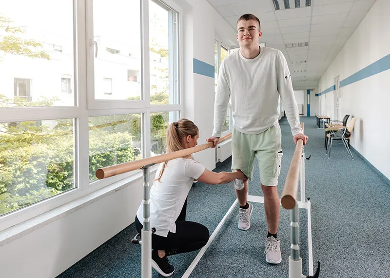 Therapeutin hilft jungem Mann